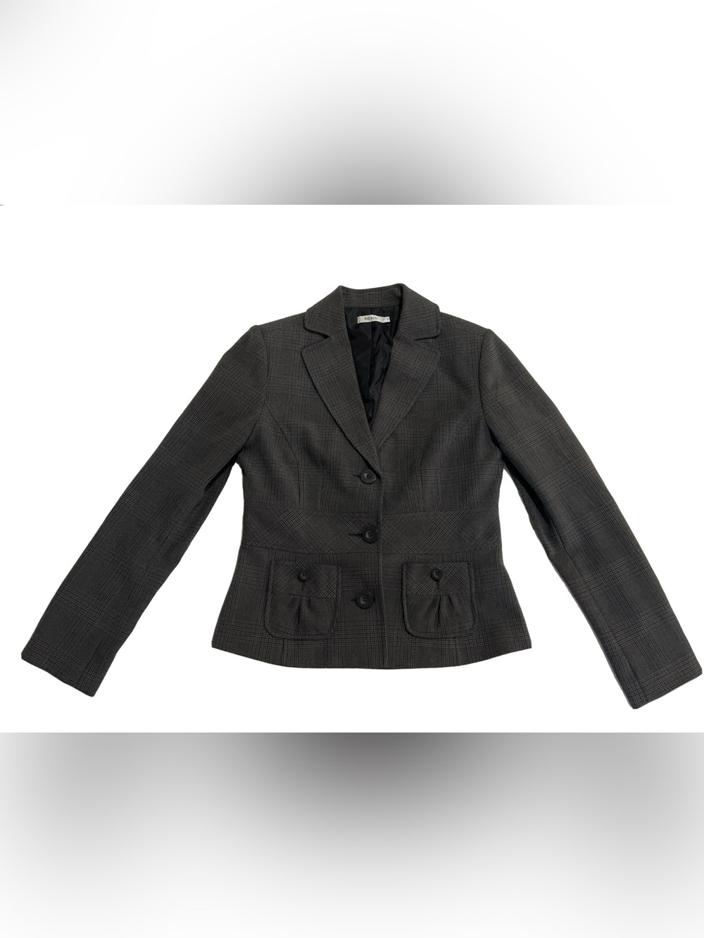 ✌️Ricki’s 3 button blazer with subtle black & gray pattern and two tiny pockets
